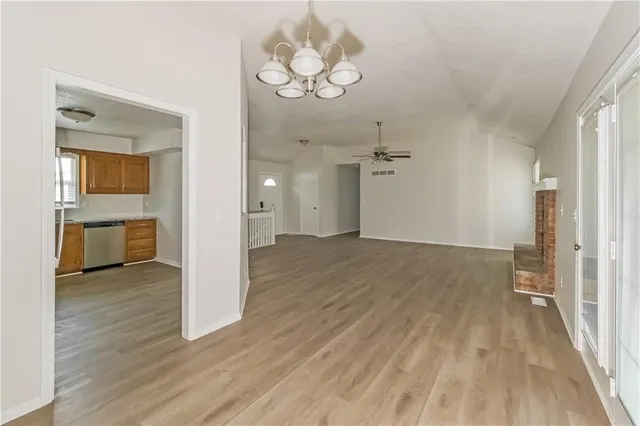 $2,085 | 11704 Bristol Avenue, Kansas City, MO 64134