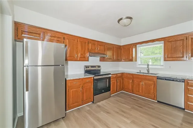 $2,085 | 11704 Bristol Avenue, Kansas City, MO 64134