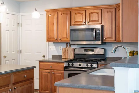 $585,000 | 419 Carter Lane, Louisa, VA 23093