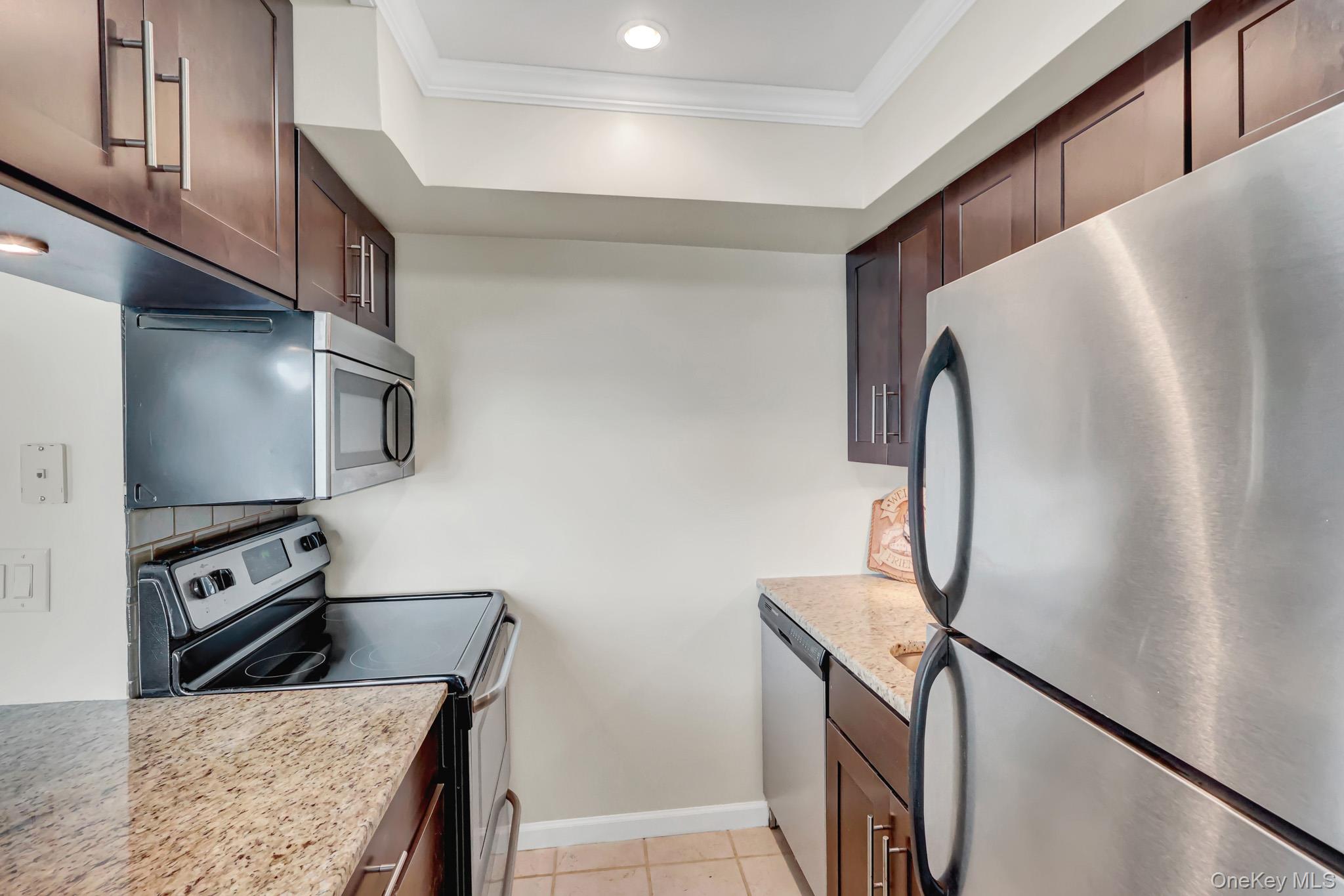 1 Anchorage Way, Unit 601 Freeport, NY 11520 - Photo 21 of 38