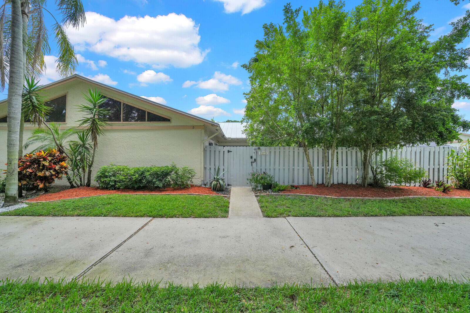 8850 Ranta Court, Unit D Boynton Beach, FL 33436 - Photo 1 of 25 Front Exterior