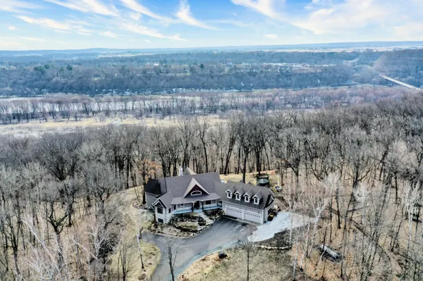 $1,100,000 | 19155 263rd Street, Shafer, MN 55074