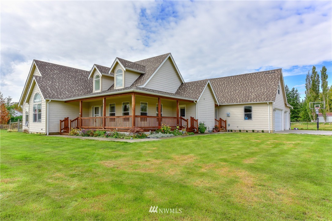 2580 East Smith Road Bellingham, WA 98226 - Photo 1 of 25 Gallery Image 1