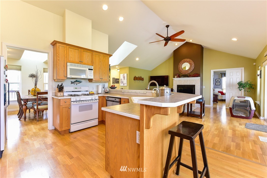 2580 East Smith Road Bellingham, WA 98226 - Photo 11 of 25 Gallery Image 11