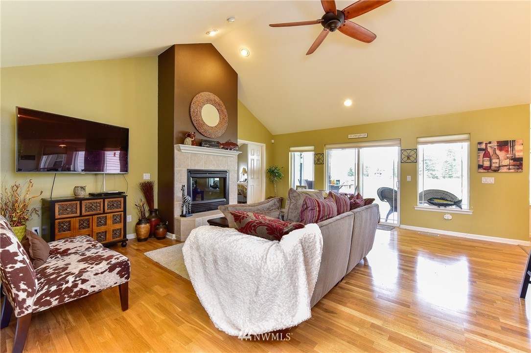 2580 East Smith Road Bellingham, WA 98226 - Photo 4 of 25 Gallery Image 4
