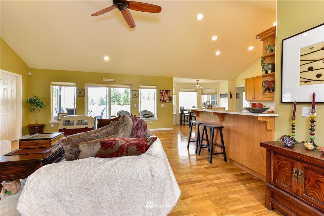 2580 East Smith Road Bellingham, WA 98226 - Photo 5 of 25 Gallery Image 5