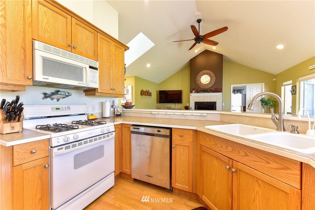2580 East Smith Road Bellingham, WA 98226 - Photo 10 of 25 Gallery Image 10