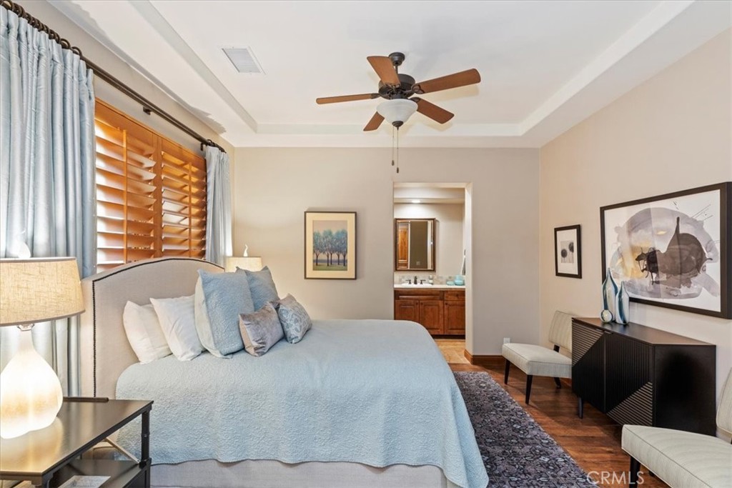 41 Cassis Circle Rancho Mirage, CA 92270 - Photo 42 of 74 a bedroom with a large bed and a window