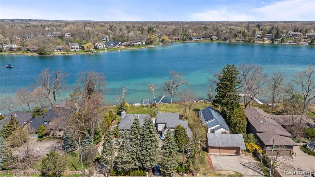 6320 Commerce Road West Bloomfield, MI 48324 - Photo 5 of 18