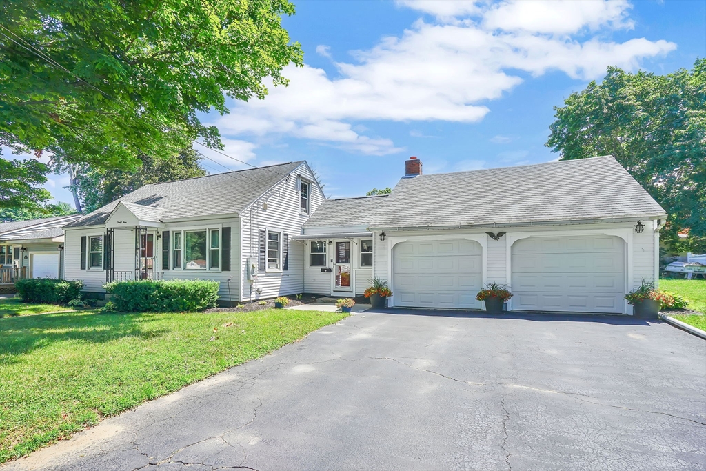 23 Birch Street Three Rivers, MA 01080 - Photo 3 of 39