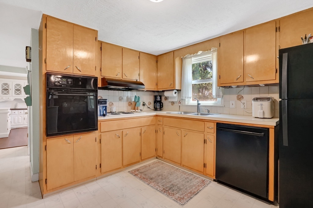 23 Birch Street Three Rivers, MA 01080 - Photo 10 of 39