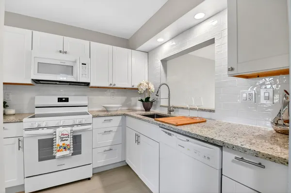 $299,000 | 2018 Southwest 29th Court, Unit 642, Delray Beach, FL 33445