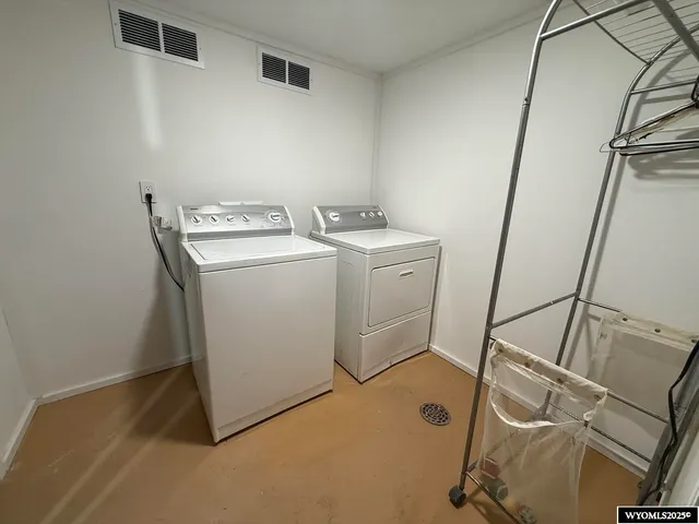 $255,000 | 1700 West Main Street, Riverton, WY 82501