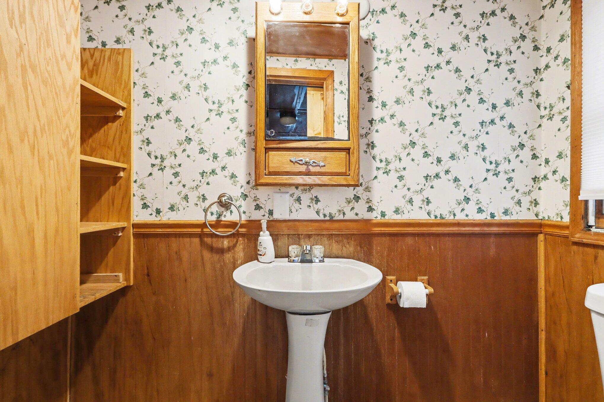 12015 Oakridge Road Plainwell, MI 49080 - Photo 14 of 28 016_file_2334