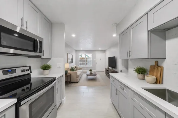 $1,300 | 845 Augusta Drive, Unit 45, Houston, TX 77057