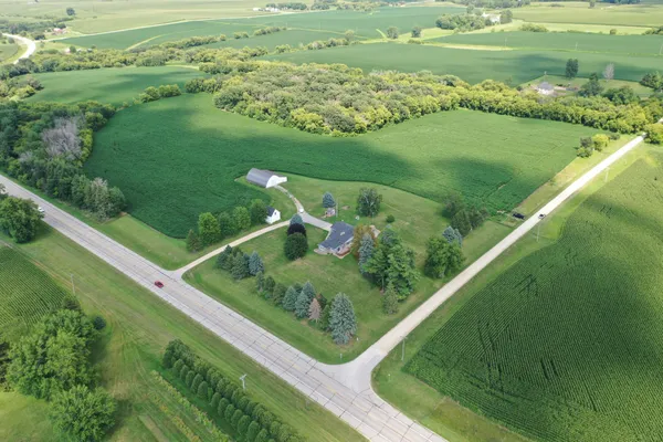 $1 | 4900 42nd Highway Northeast, Eyota, MN 55934