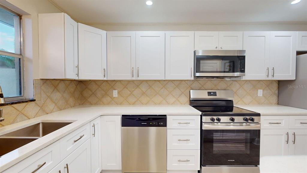 636 Boca Ciega Point Boulevard South St. Petersburg, FL 33708 - Photo 14 of 96