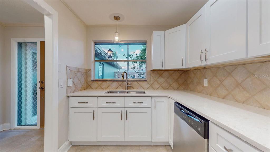 636 Boca Ciega Point Boulevard South St. Petersburg, FL 33708 - Photo 16 of 96