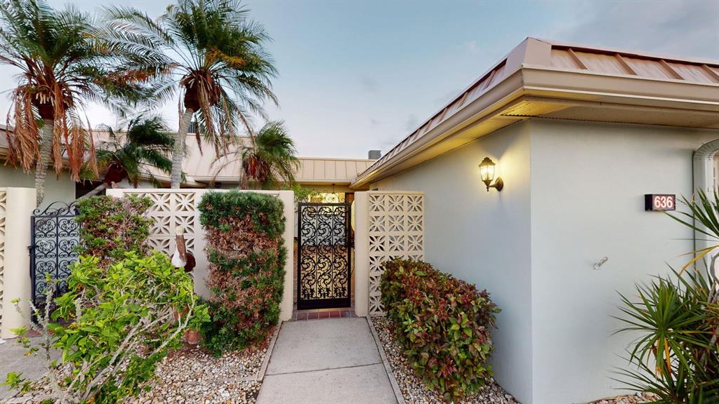 636 Boca Ciega Point Boulevard South St. Petersburg, FL 33708 - Photo 4 of 96 a view of outdoor space and yard