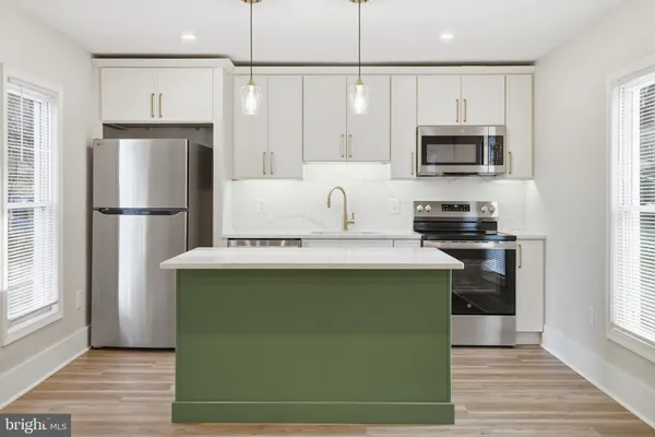 $1,700 | 319 East A Street, Unit 1, Brunswick, MD 21716