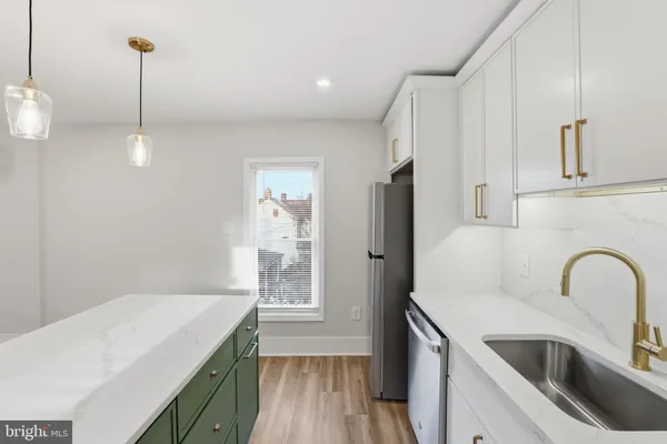 $1,700 | 319 East A Street, Unit 1, Brunswick, MD 21716