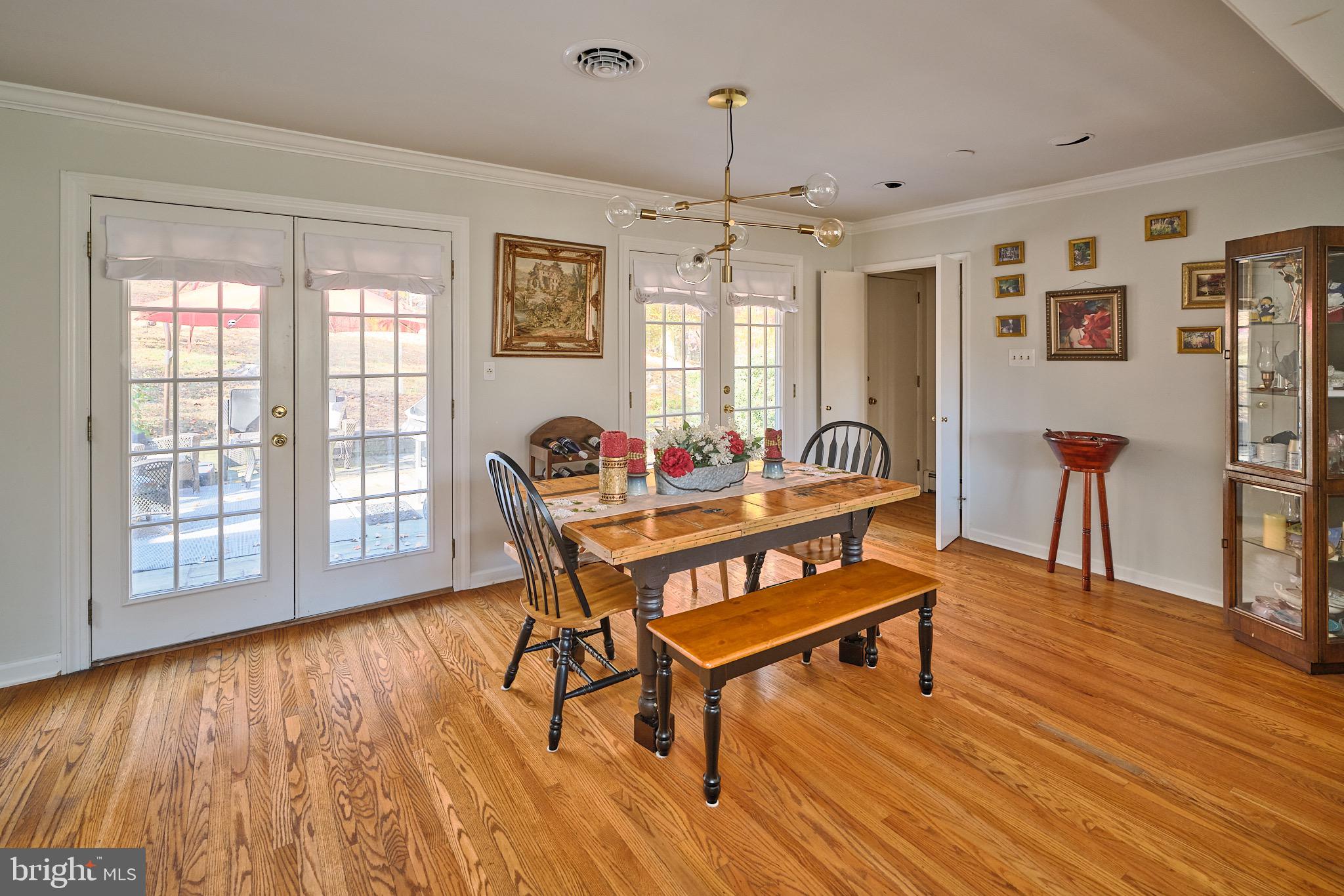 8 Stagecoach Road Pipersville, PA 18947 - Photo 12 of 46 dining room with patio access
