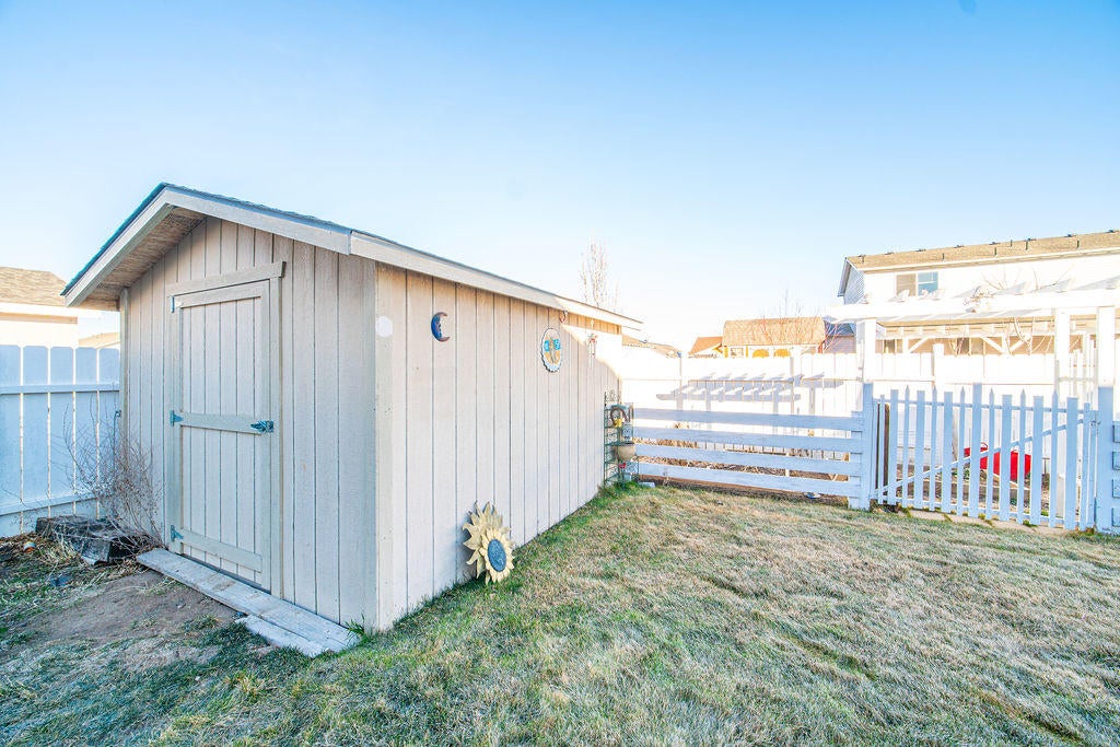 446 Scenic Loop Culver, OR 97734 - Photo 22 of 31 RileyVisuals-103