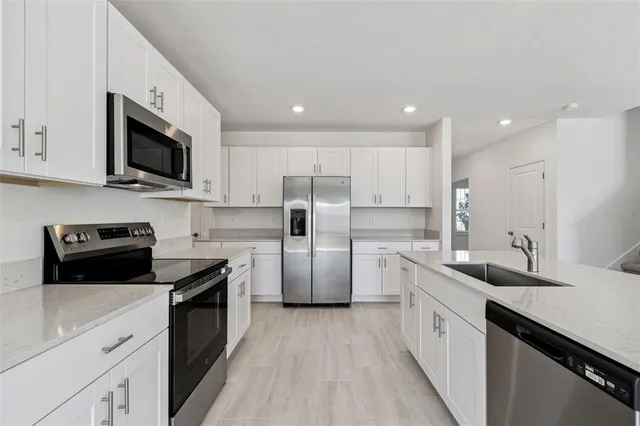 $3,000 | 1712 Tropical Oasis Avenue, Plant City, FL 33565