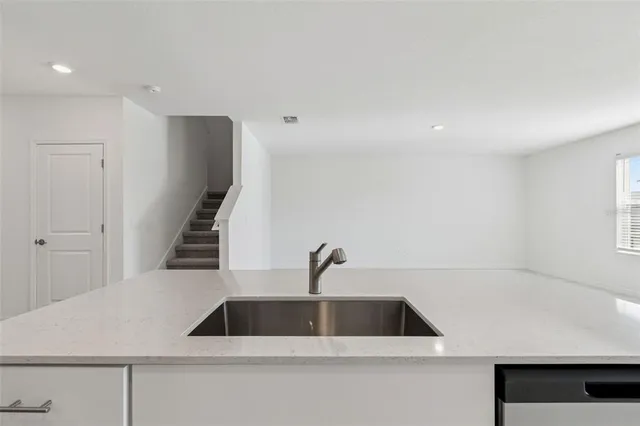 $3,000 | 1712 Tropical Oasis Avenue, Plant City, FL 33565