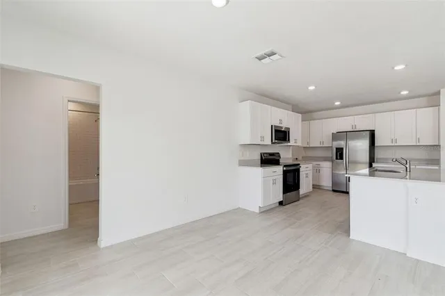 $3,000 | 1712 Tropical Oasis Avenue, Plant City, FL 33565