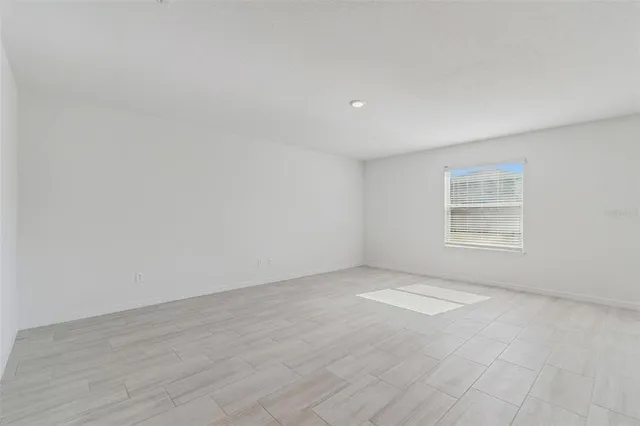 $3,000 | 1712 Tropical Oasis Avenue, Plant City, FL 33565