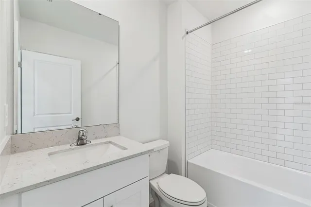 $3,000 | 1712 Tropical Oasis Avenue, Plant City, FL 33565