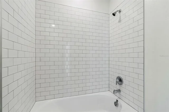 $3,000 | 1712 Tropical Oasis Avenue, Plant City, FL 33565