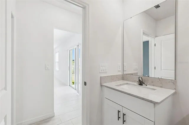 $3,000 | 1712 Tropical Oasis Avenue, Plant City, FL 33565