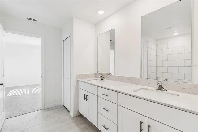 $3,000 | 1712 Tropical Oasis Avenue, Plant City, FL 33565