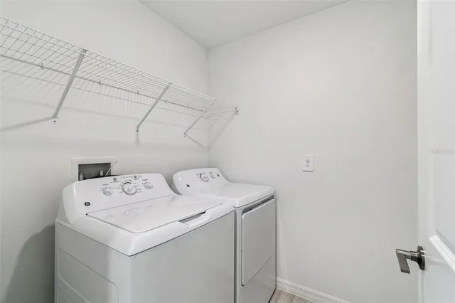 $3,000 | 1712 Tropical Oasis Avenue, Plant City, FL 33565