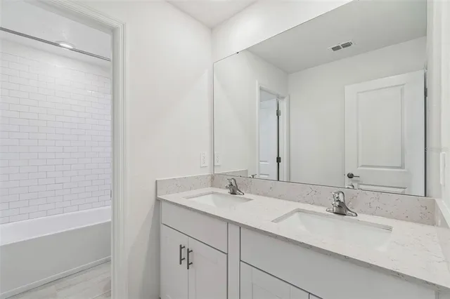 $3,000 | 1712 Tropical Oasis Avenue, Plant City, FL 33565