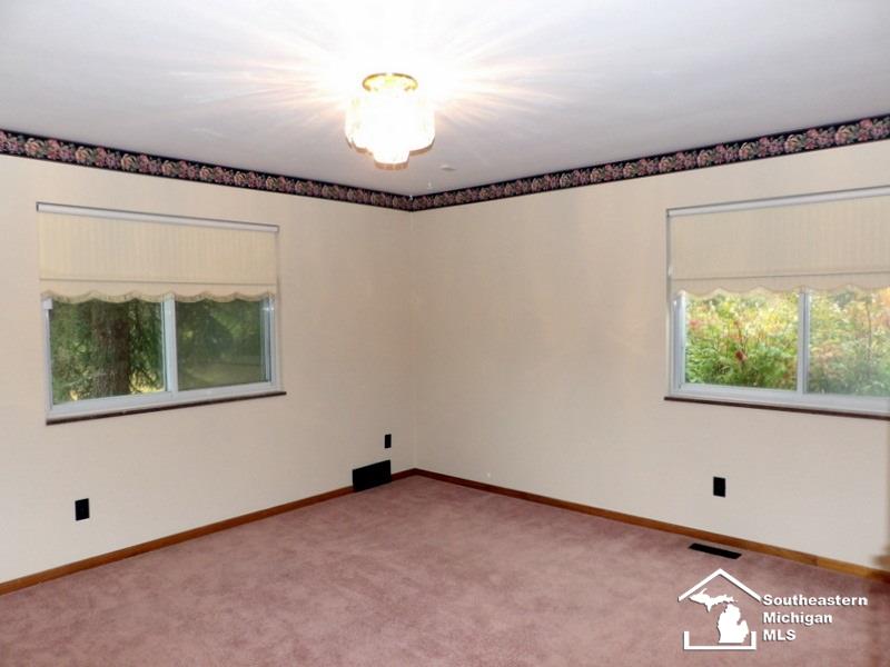 26215 Allen Road Woodhaven, MI 48183 - Photo 31 of 38