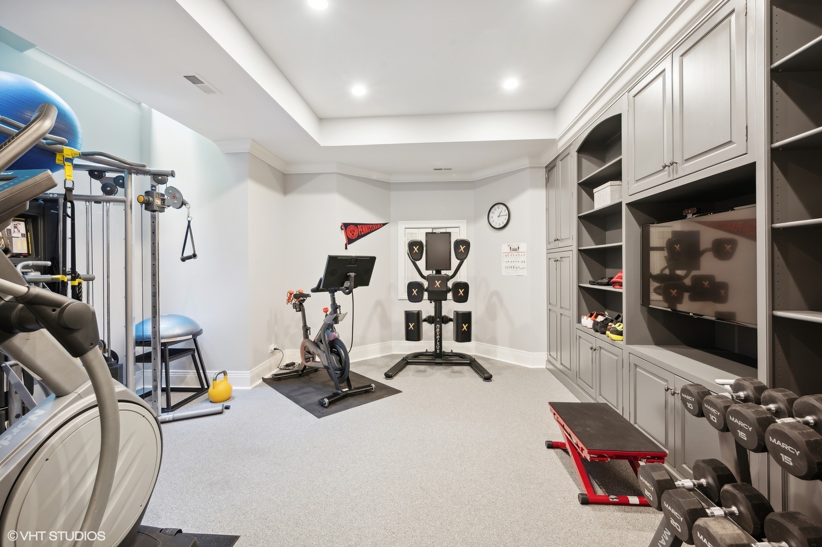 325 Richmond Road Kenilworth, IL 60043 - Photo 34 of 49 a view of a room with gym equipment