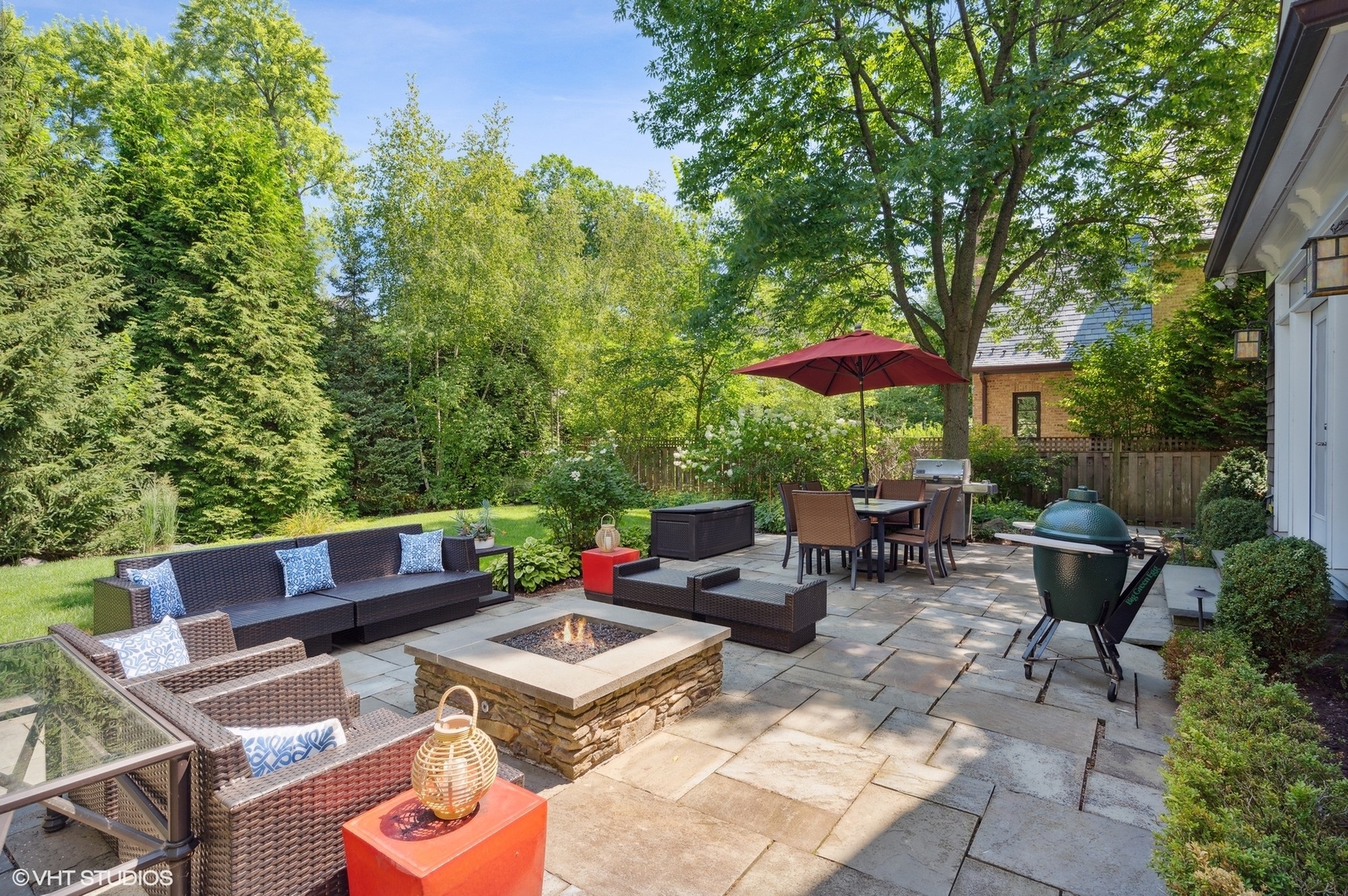 325 Richmond Road Kenilworth, IL 60043 - Photo 41 of 49 an outdoor sitting area with furniture and wooden floor