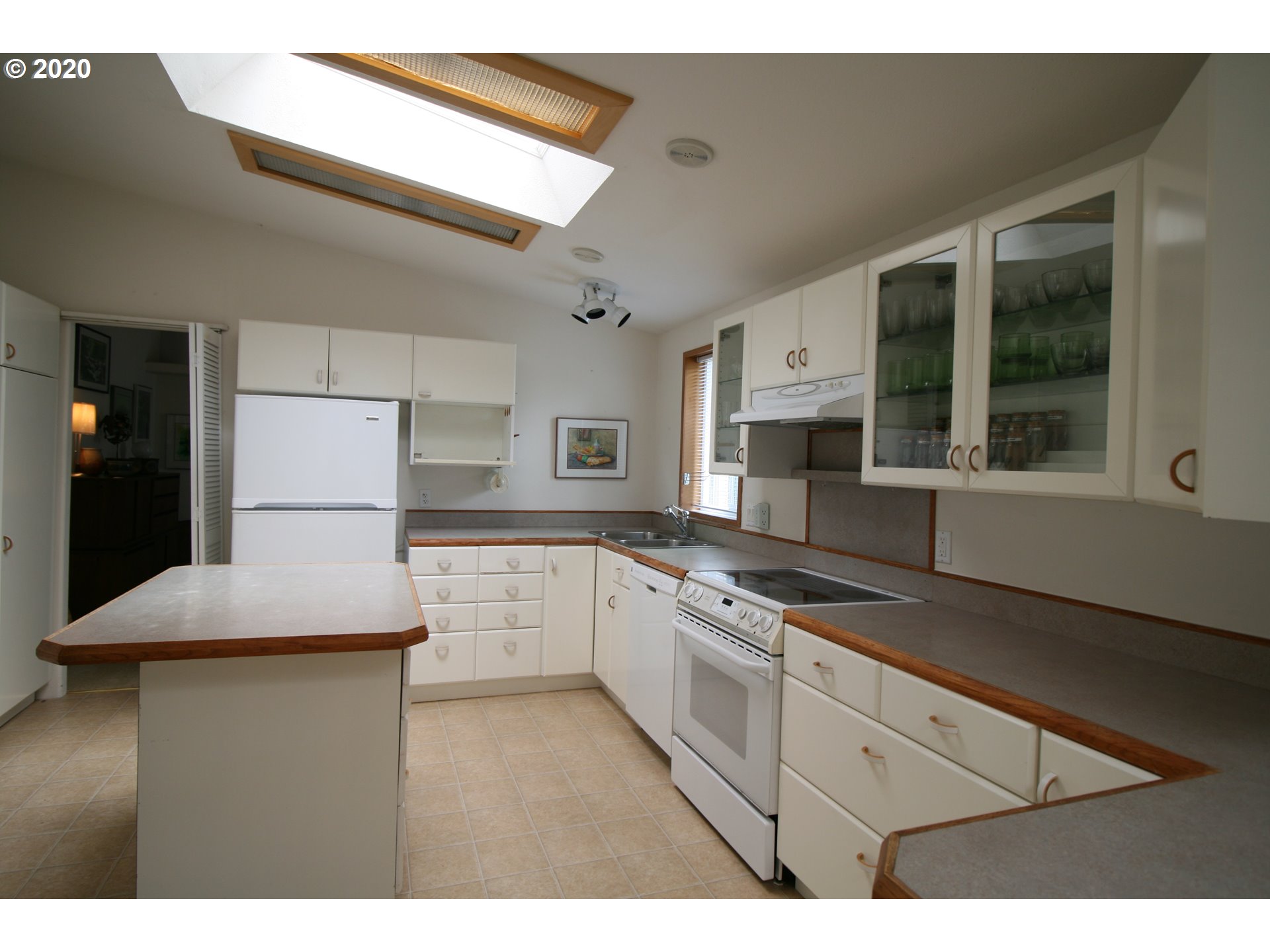 467 Sherwood Loop Florence, OR 97439 - Photo 6 of 27 Gallery Image 6