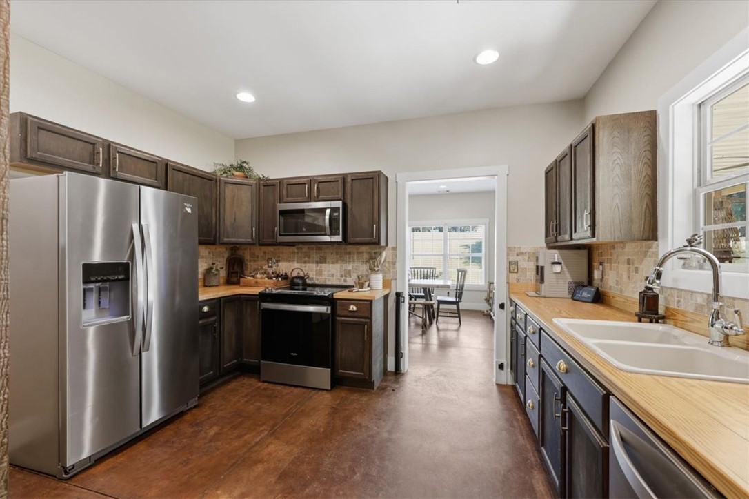 150 Rodgers Road Seneca, SC 29678 - Photo 12 of 36
