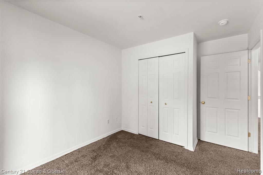 4255 Schaefer Road Dearborn, MI 48126 - Photo 12 of 23