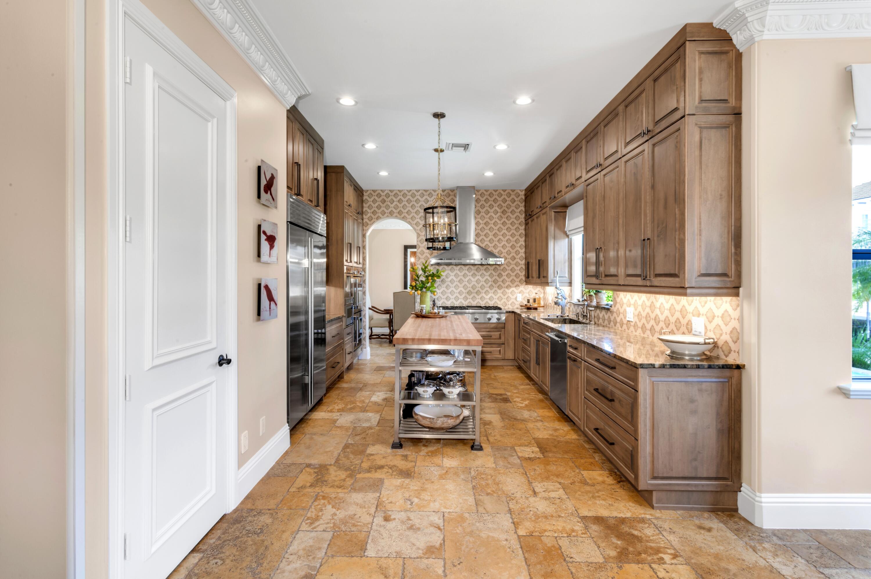 809 Northeast 71st Street Boca Raton, FL 33487 - Photo 11 of 43 mls_KITCHEN_STRAIGHT