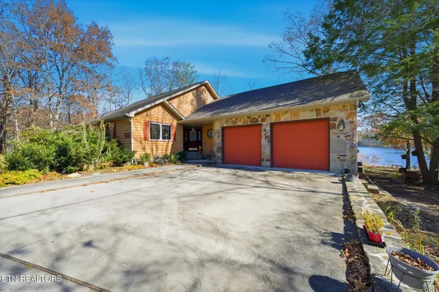 $740,000 | 140 Tawny Oak Loop, Crossville, TN 38558