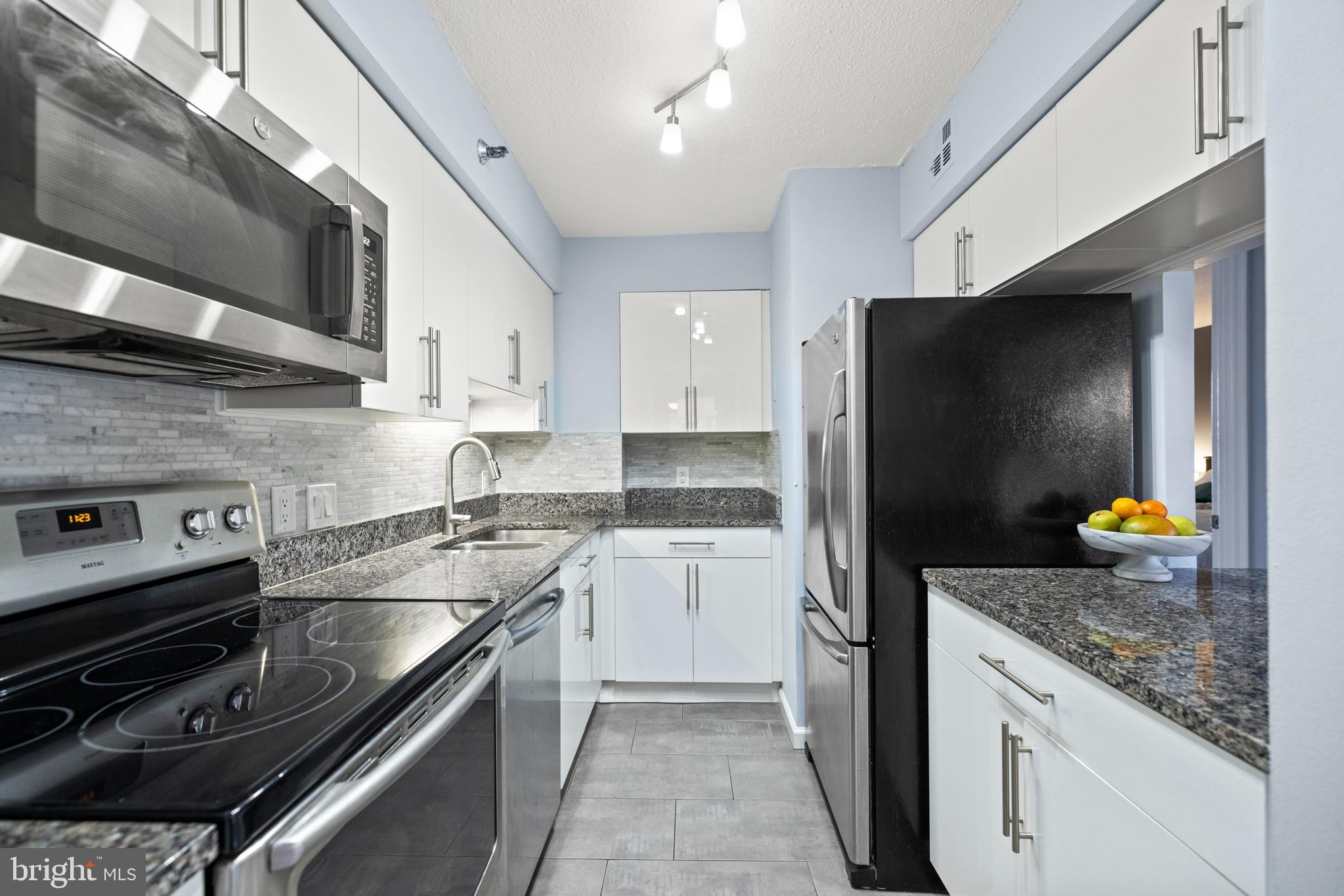 1301 North Courthouse Road, Unit 1201 Arlington, VA 22201 - Photo 16 of 35