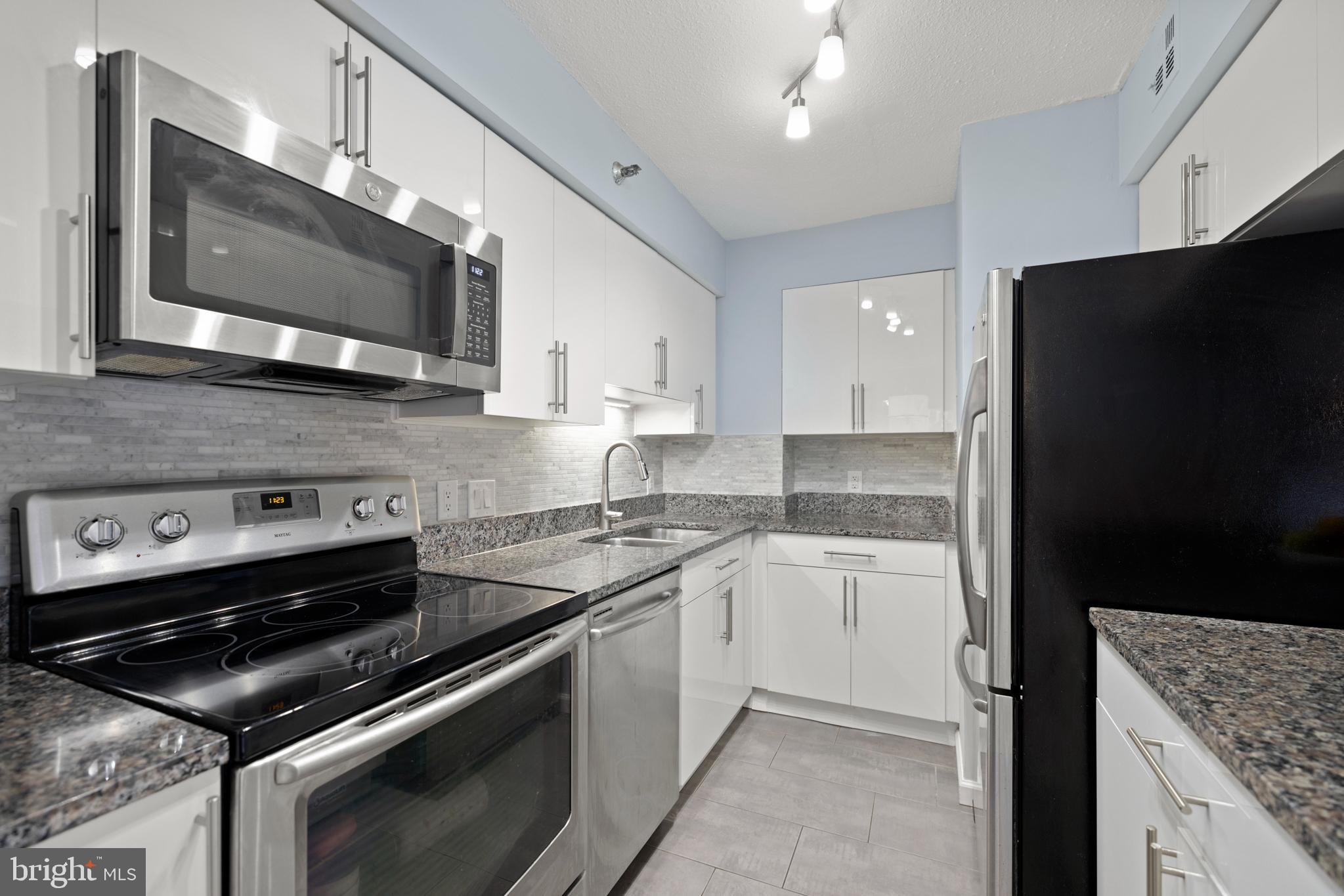 1301 North Courthouse Road, Unit 1201 Arlington, VA 22201 - Photo 17 of 35