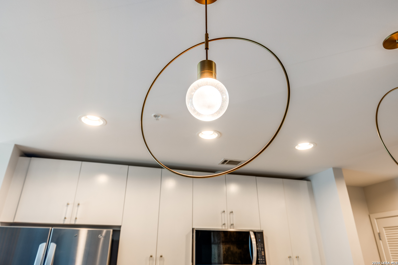 5925 Almeda Road, Unit 11710 Houston, TX 77004 - Photo 5 of 25 an entryway in wooden floor