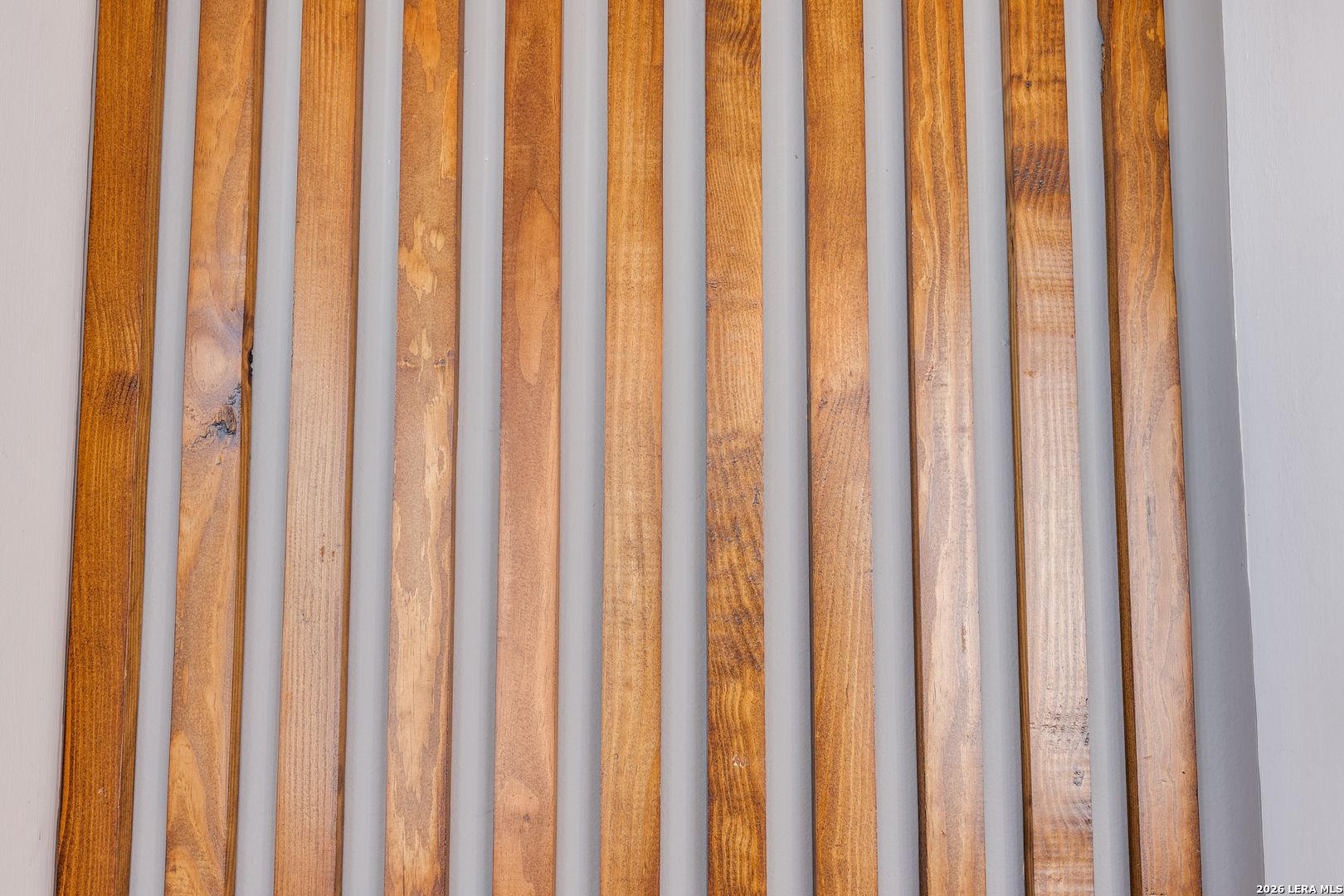 5925 Almeda Road, Unit 11710 Houston, TX 77004 - Photo 10 of 25 a close view of wooden fence