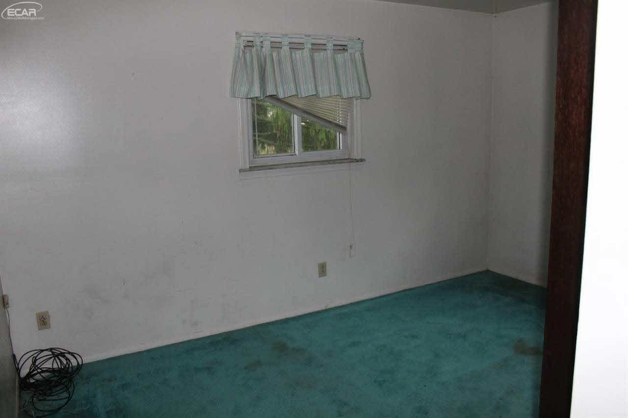 8205 West Mount Morris Road Flushing, MI 48433 - Photo 12 of 14 21229596-11.JPG